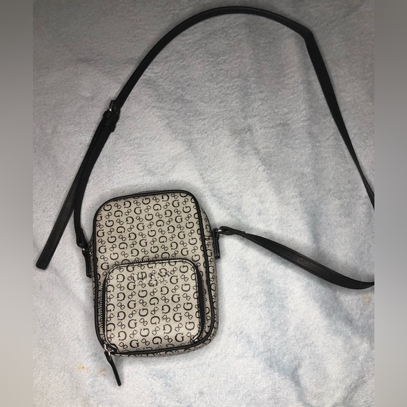 Guess Handbags - Guess crossbody